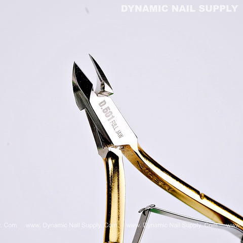 D501 Ergonomic Carbon Steel Cuticle Nippers—labor-saving tool for nail techs & DIY manicures with engraved handle.