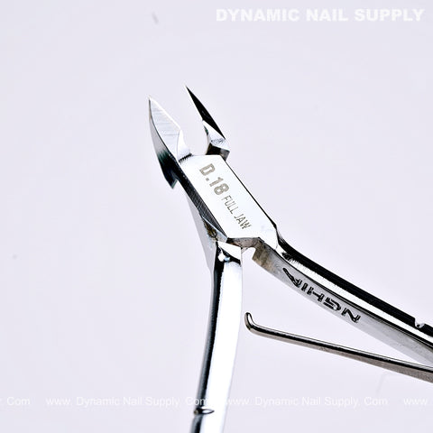 Close-up of D18 Sharp Cuticle Cutter – Pro Full Jaw for precise dead skin trimming, with sharp, angled stainless blades.