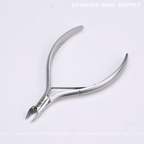 D09 Jaw 14 Cuticle Clippers with Grip Control – sharp jaw for clean cuticle removal; Dynamic Nail Supply watermark.