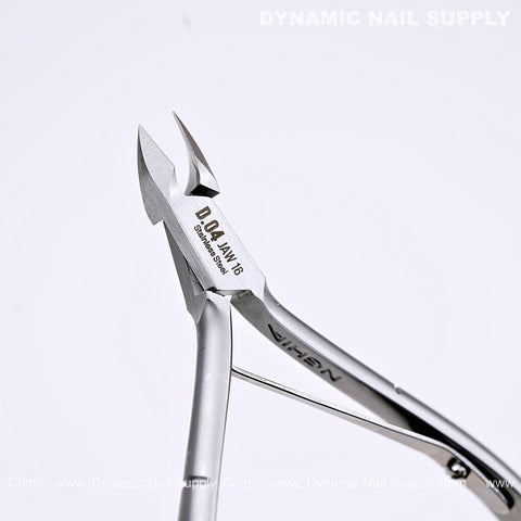 D04 - Jaw 16 Pro Cuticle Cutter: Ergonomic grip, sharp jaw for dead skin & nail care; perfect for manicures.