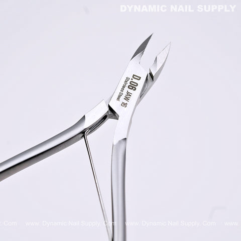 D06 - Jaw 16 Professional Nail Nippers: full jaw sharp cuticle cutter, open handles, visible spring for precise care.