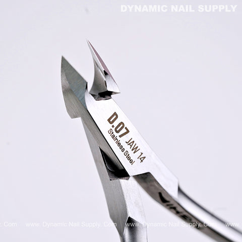 Close-up of D07 - Jaw 14 Cuticle Nippers, super fine jaw clippers for precise manicure, pedicure & cuticle care.