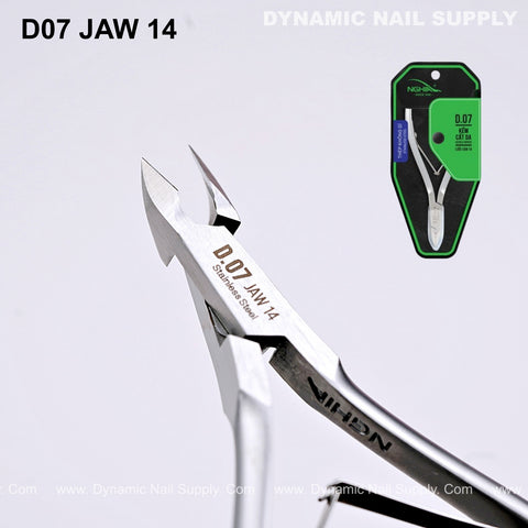 Close-up of D07 Jaw 14 cuticle nipper—super fine jaw, smooth spring action; packaging shown upper right.
