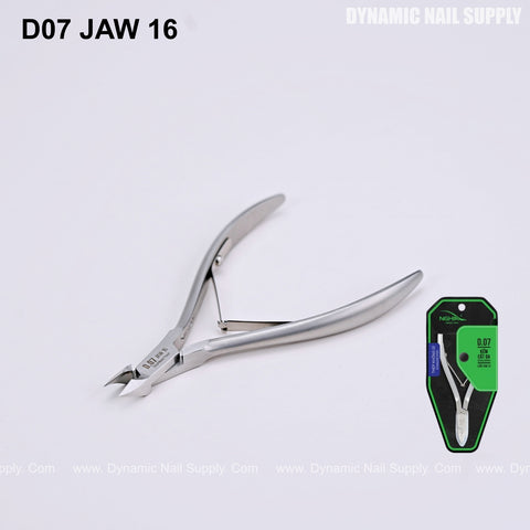 D07 Jaw 16 Dynamic SS Cuticle Remover—pro tool for precise trimming; packaging shown bottom right.