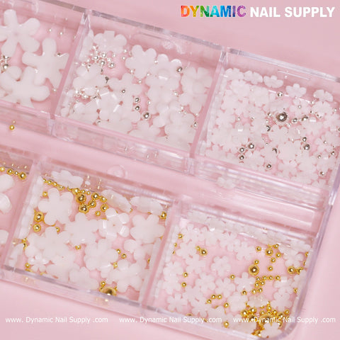 White 3D Resin Flower (daisy) with gold and silver beads for Spring Nails Art design