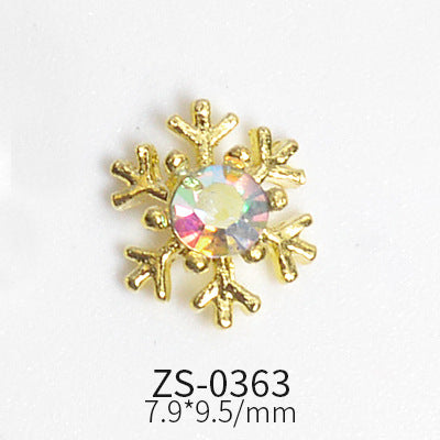 A delicate gold snowflake ornament accented with an iridescent gem at the center is elegantly showcased on a white background. Ideal for Dynamic Nail Supply designs, it beautifully complements various nail shapes. Below, the code ZS-0363 and dimensions 7.9*9.5/mm are highlighted, making it perfect for the 24pcs set of Snowflake Charms designed for winter and Christmas nail art by Dynamic Nail Supply.