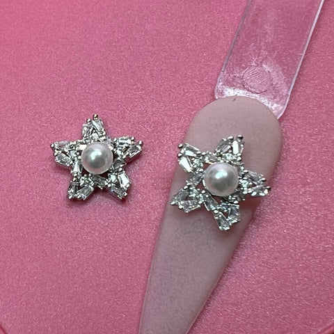 2 pcs Luxury Star Shape Charm for Nails Art Design (White-Pearl Engraved)