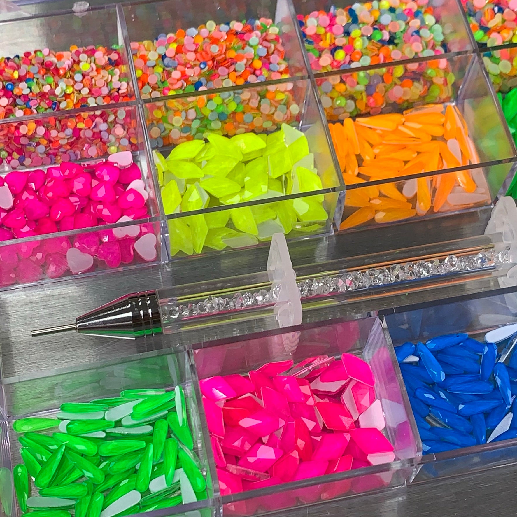 [Neon] Rhinestones set - 14 mix shapes and 6 round shapes - mixed colo ...