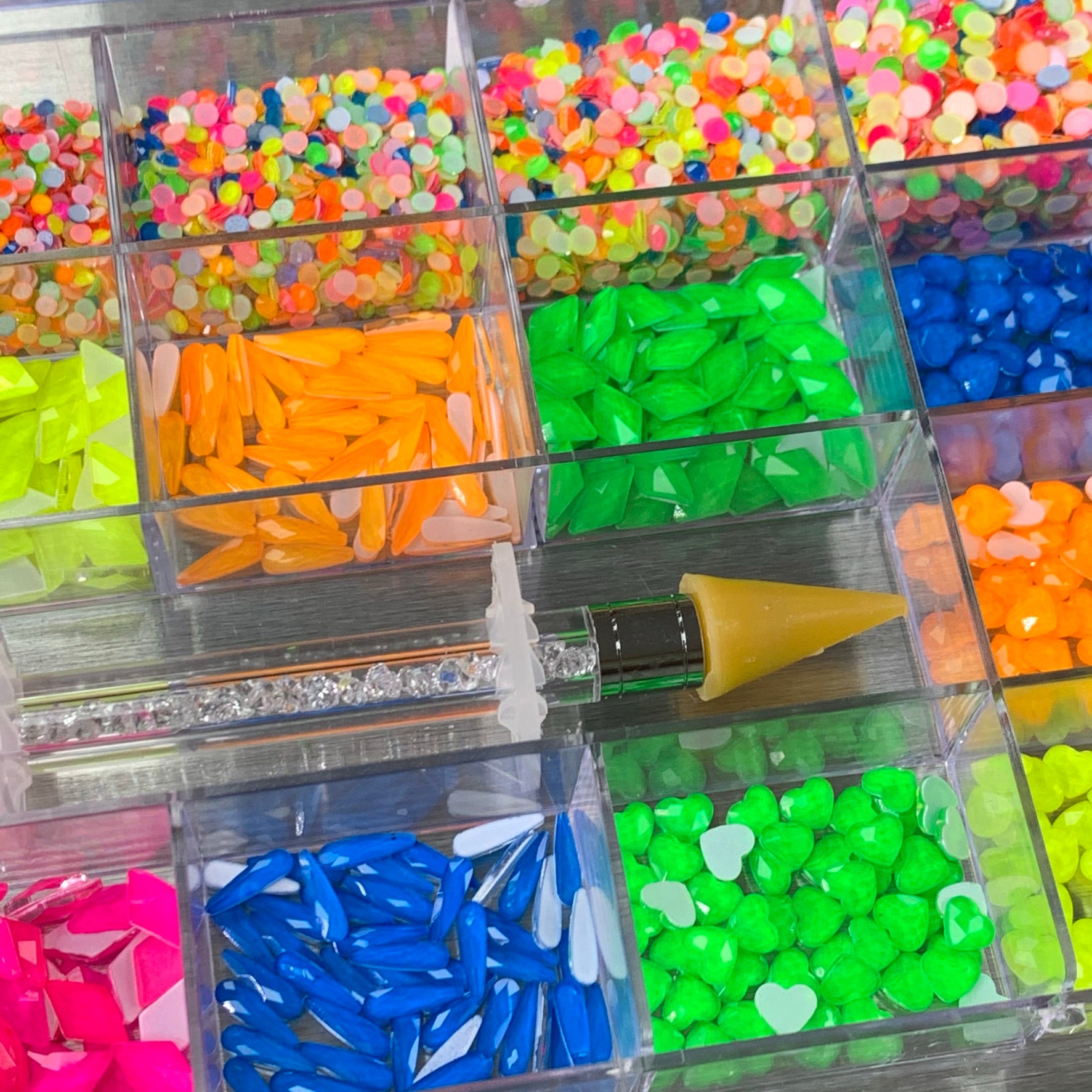 [Neon] Rhinestones set - 14 mix shapes and 6 round shapes - mixed colo ...